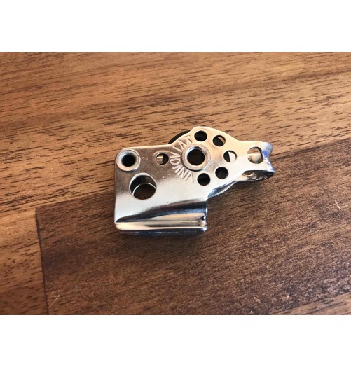 Viadana Block 17mm Single Becket V Jam Cleat