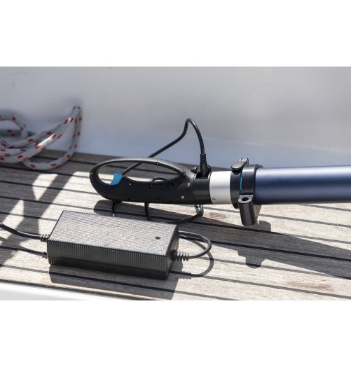 Temo 450 Electric Outboard Engine 12V Charger